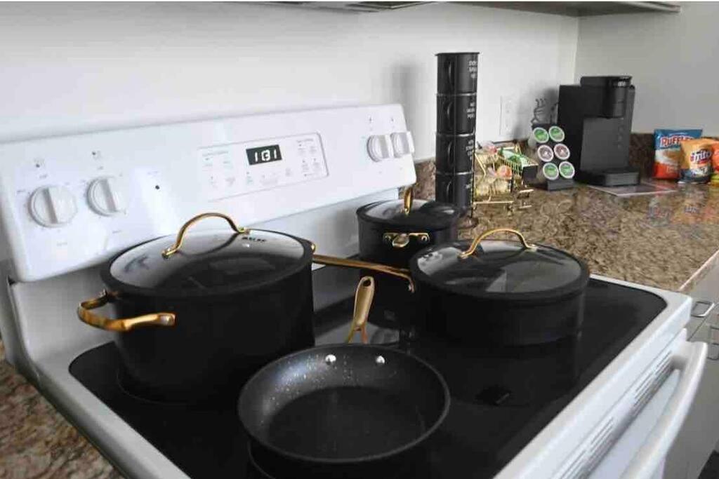 Luxury Condo “Walk To Everything” Memphis Ngoại thất bức ảnh